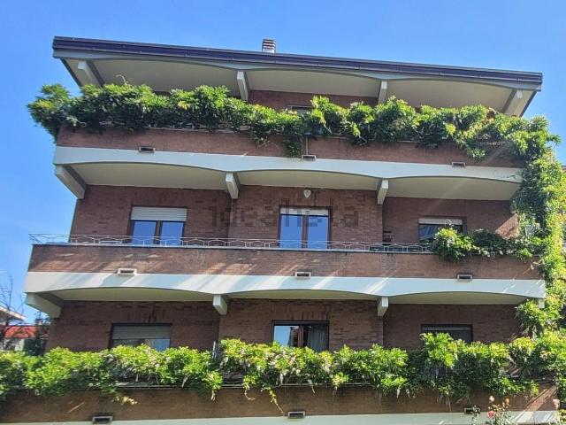 Appartamento in vendita di 156 m² in Via Giovanni Servais, 132