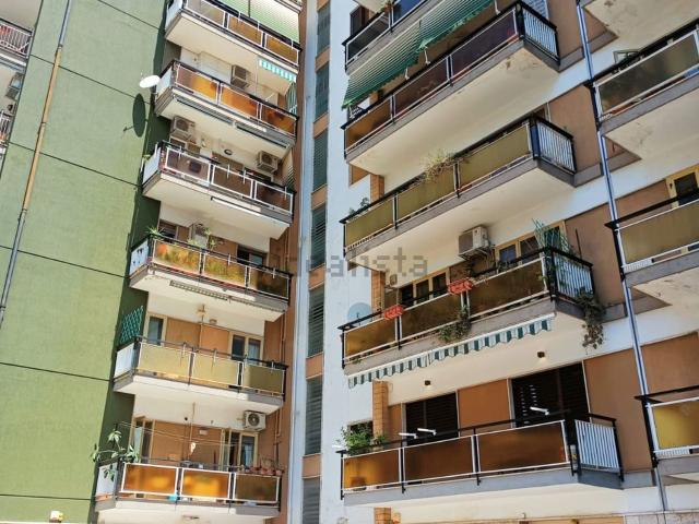 Appartamento in vendita di 156 m² in Via Domenico Fontana