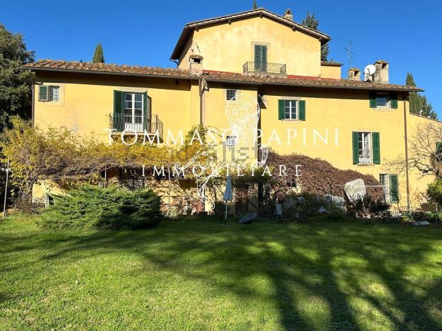 Appartamento in vendita di 156 m² in Via del Gelsomino, 1