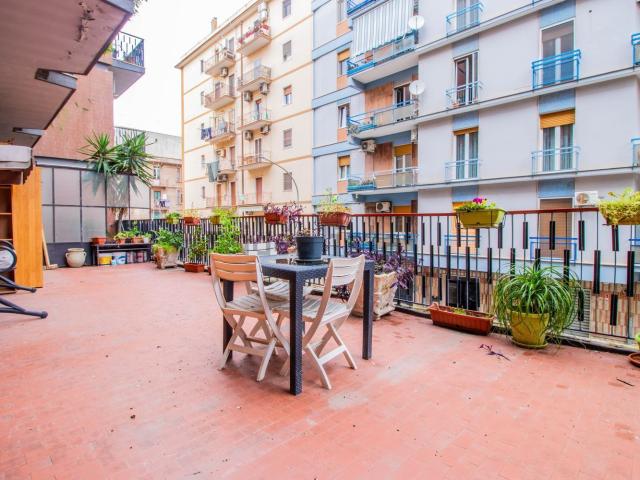 Appartamento in vendita di 156 m² in Via Emilio Perrone, 24