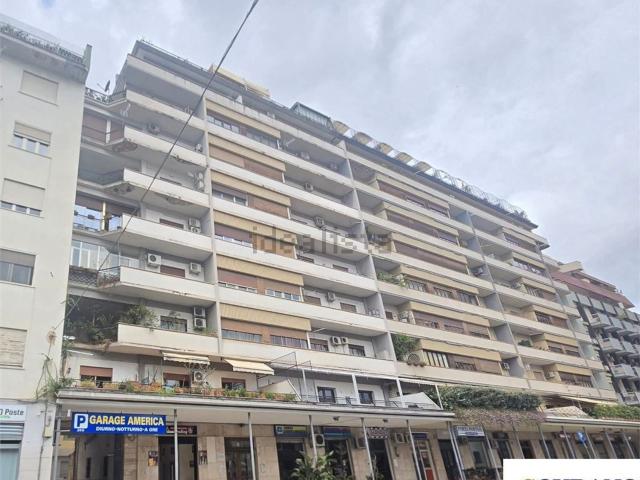 Appartamento in vendita di 156 m² in Via Empedocle Restivo, 70