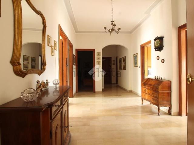 Appartamento in vendita di 156 m² in Via Lia Vico I, 15