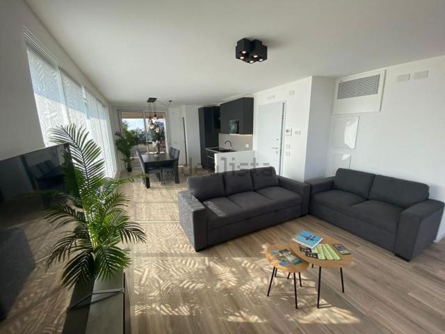 Appartamento in vendita di 156 m² in Via MIRAMARE, 77