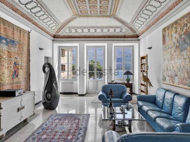 Appartamento in vendita di 156 m² in Via Regina Levante