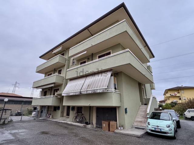 Appartamento in vendita di 156 m² in Via V. Alfieri, 28