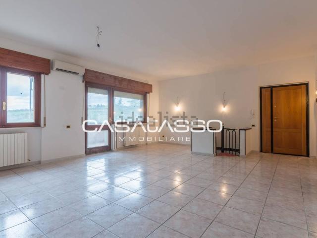Appartamento in vendita di 156 m² in Via Vincenzo Cardarelli