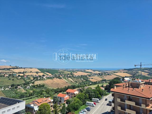 Appartamento in vendita di 156 m² in Viale Trento, 98