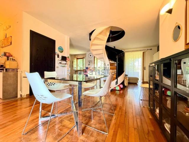 Appartamento in vendita di 156 m² in Viale Europa, 24