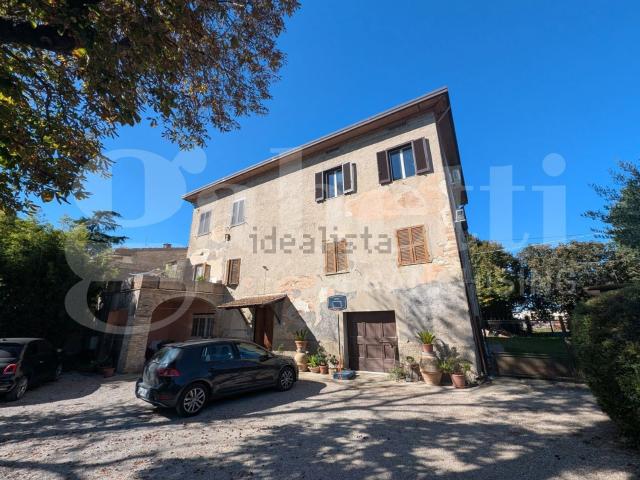 Appartamento in vendita di 156 m² in Strada Marscianese Sud, 4