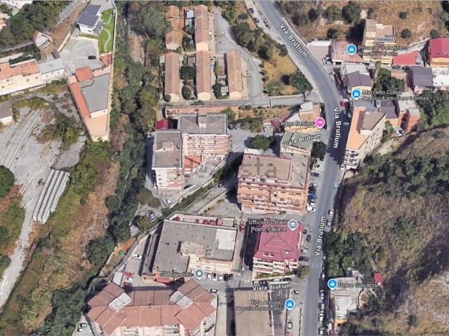 Appartamento in vendita di 1570 m² in Via Brutium