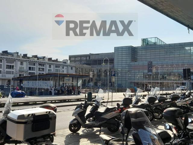 Appartamento in vendita di 157 m² in Via Antonio Gramsci, 21
