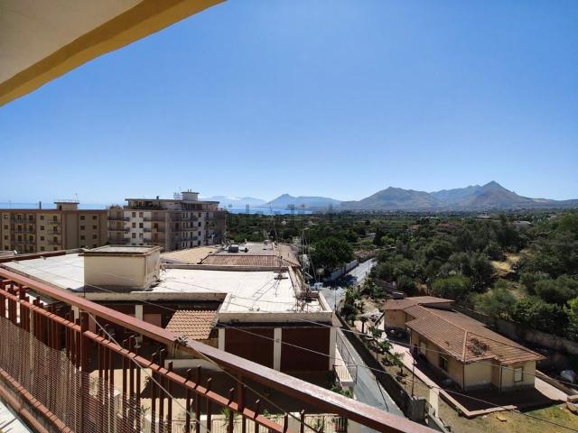 Appartamento in vendita di 157 m² in Via Alcide de Gasperi, 2