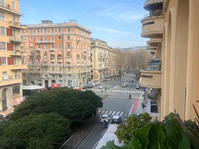 Appartamento in vendita di 157 m² in Via Alessandro Rimassa