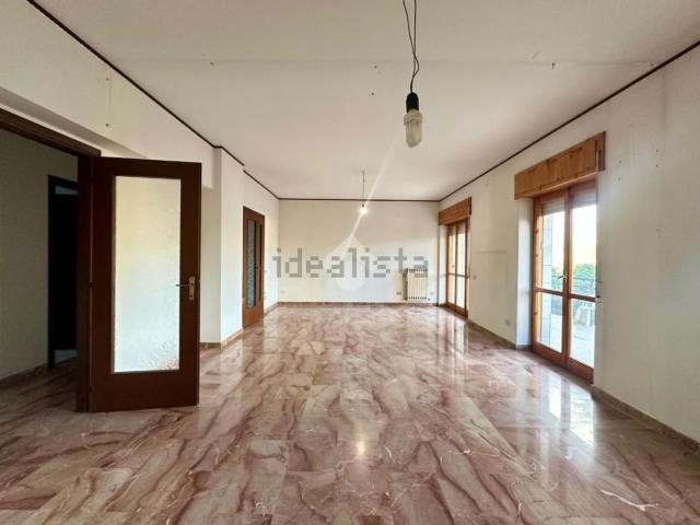 Appartamento in vendita di 157 m² in Via Giuseppe Ungaretti, 59