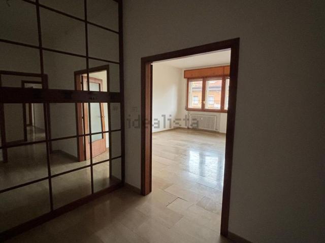 Appartamento in vendita di 157 m² in Via Giovanni Antonio Magini, 4