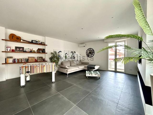 Appartamento in vendita di 157 m² in Via Dario Campana, 16