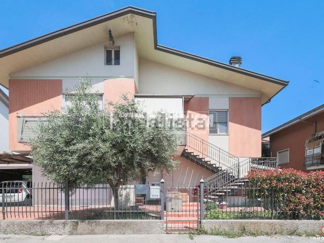 Appartamento in vendita di 157 m² in Via dell&apos Acetosella