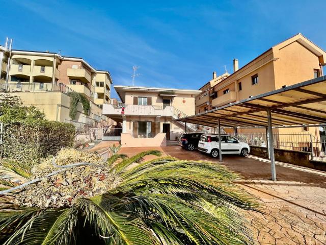 Appartamento in vendita di 157 m² in Via della Fornacetta, 13