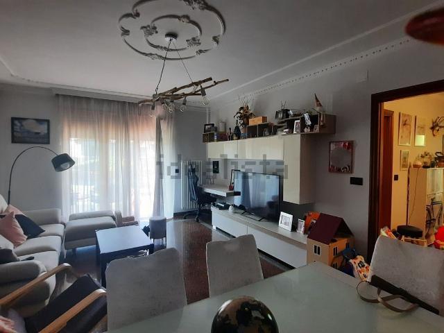 Appartamento in vendita di 157 m² in Via Duccio Galimberti, 68