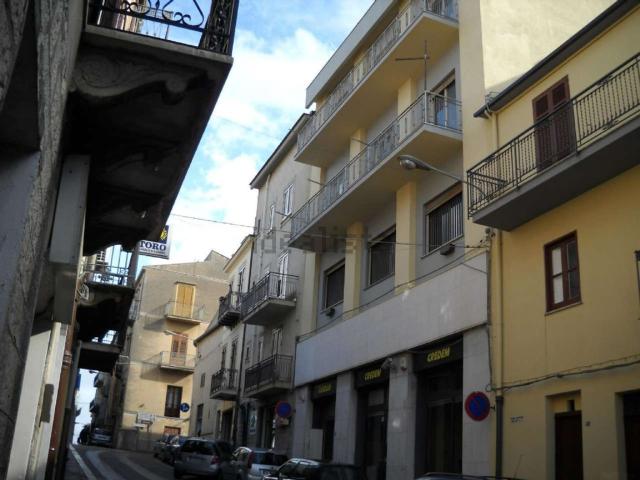 Appartamento in vendita di 157 m² in Via Finocchiaro Aprile