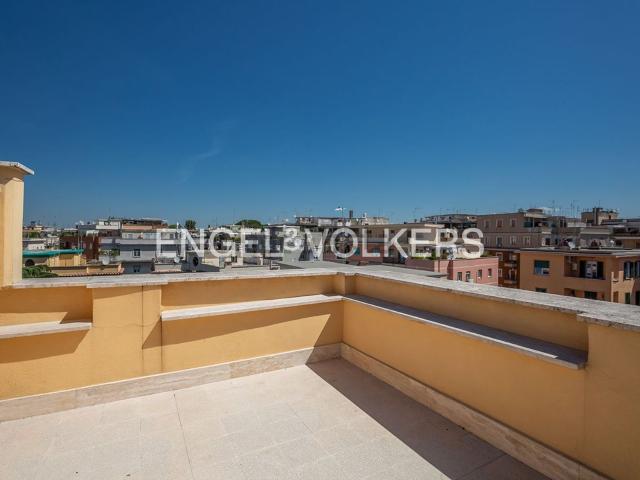 Appartamento in vendita di 157 m² in Via Oreste Regnoli