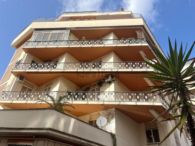Appartamento in vendita di 157 m² in Via Livio Pentimalli, 46