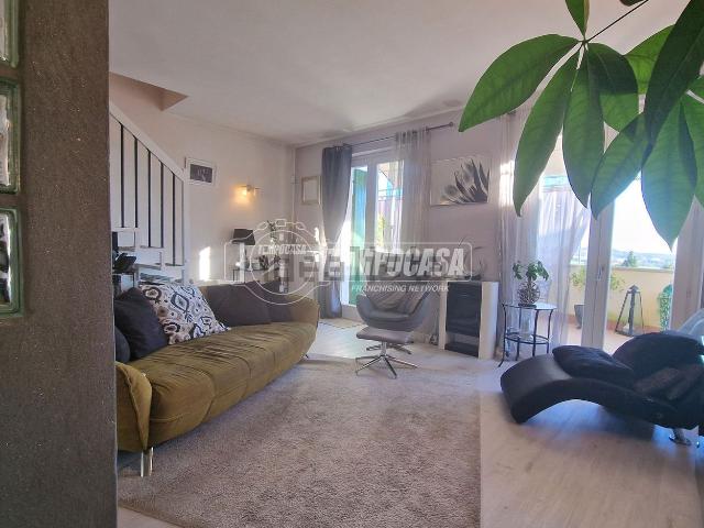 Appartamento in vendita di 157 m² in Via Luigi Negrelli, 13