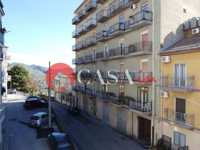 Appartamento in vendita di 157 m² in Via Marcello Capra, 57