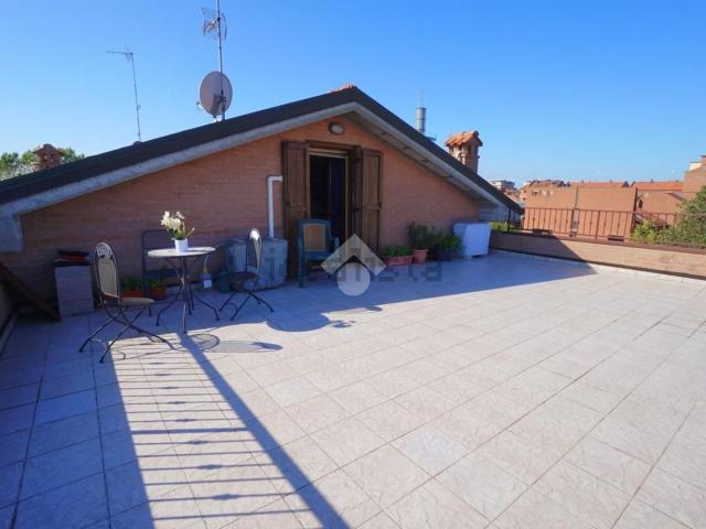 Appartamento in vendita di 157 m² in Via Nonantolana