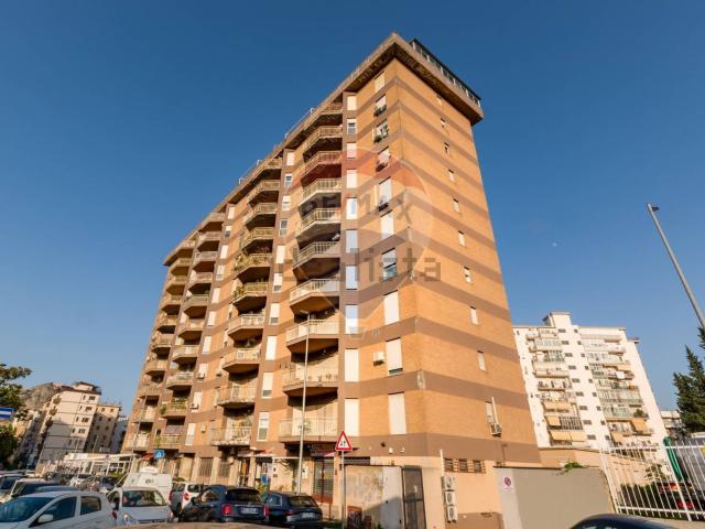 Appartamento in vendita di 157 m² in Via Sardegna, 66