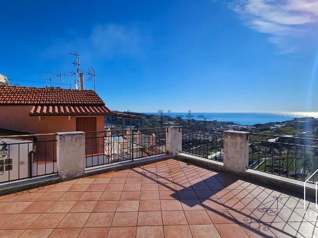 Appartamento in vendita di 157 m² in Via Ranceri, 50
