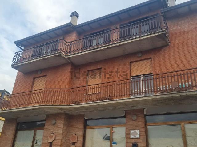 Appartamento in vendita di 157 m² in Via Tiberina
