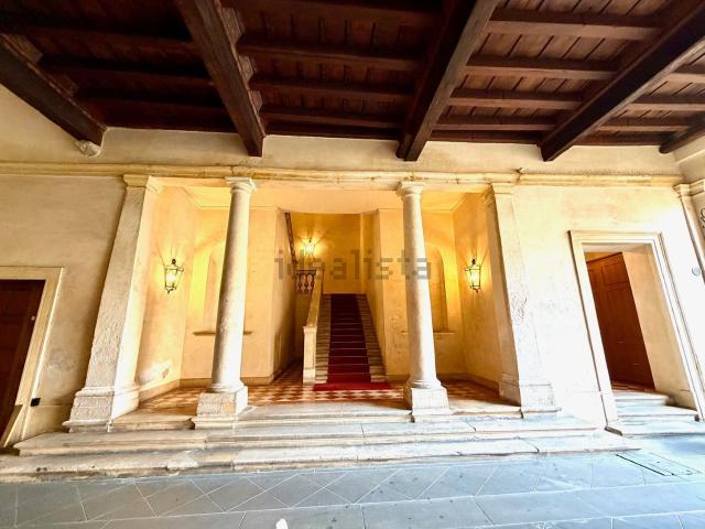 Appartamento in vendita di 157 m² in Piazza Duomo