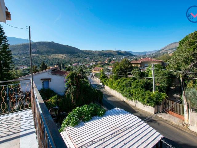Appartamento in vendita di 157 m² in Strada Provinciale di Pezzingoli, 28