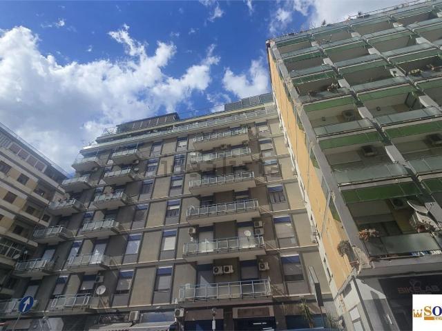 Appartamento in vendita di 158 m² in Via dei Leoni, 25