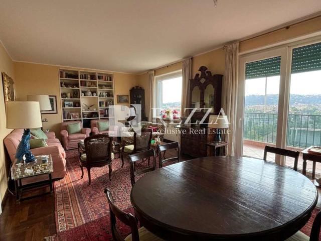 Appartamento in vendita di 158 m² in Via Cavalier d&apos Arpino