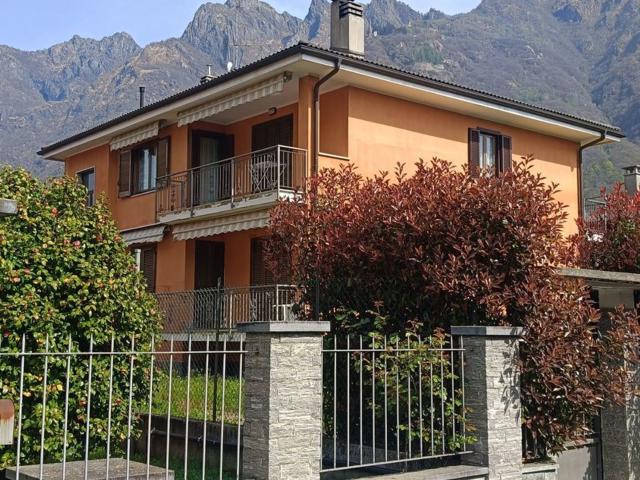 Appartamento in vendita di 158 m² in Via Campi Nuovi, 5