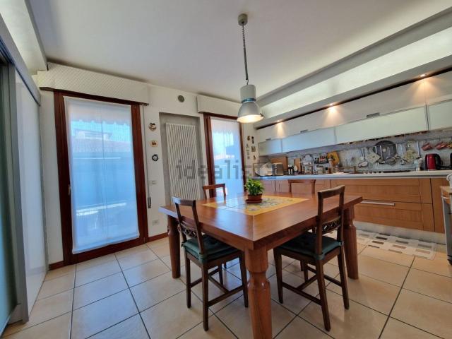 Appartamento in vendita di 158 m² in Via Ansuino da Forlì