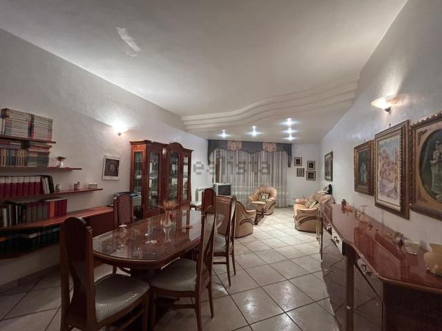 Appartamento in vendita di 158 m² in Via Alcide De Gasperi, 45
