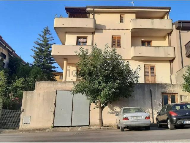 Appartamento in vendita di 158 m² in Via Aldo Capitini