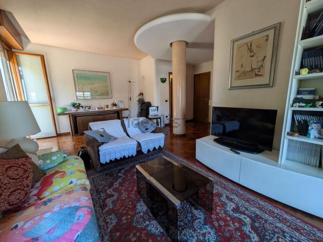 Appartamento in vendita di 158 m² in Via Gandhi Mohandas Karanchand