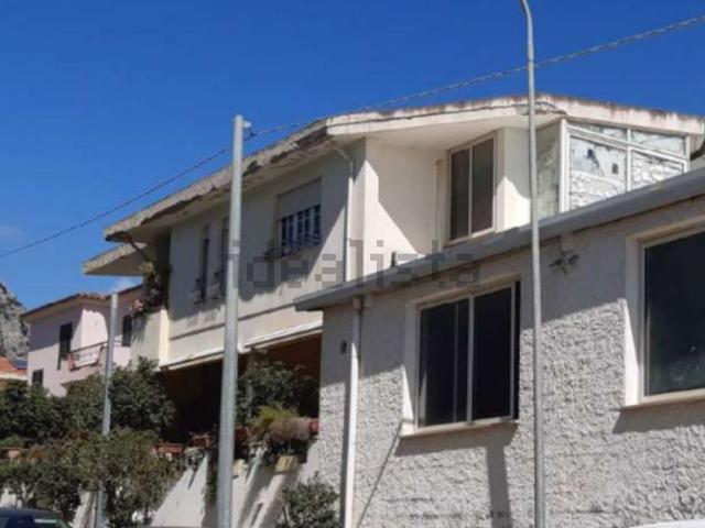 Appartamento in vendita di 158 m² in Via Giacomo Matteotti