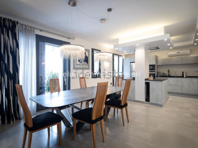 Appartamento in vendita di 158 m² in Via Giana Anguissola, 1