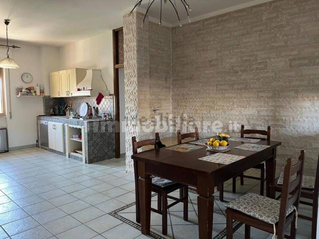 Appartamento in vendita di 158 m² in Via Gino Zappa, 34