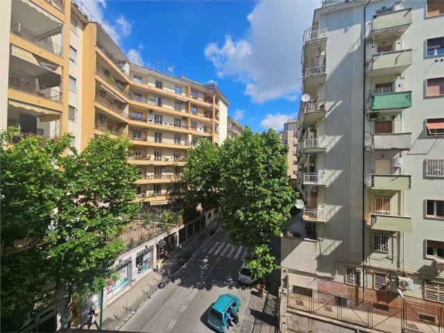 Appartamento in vendita di 158 m² in Via Domenico Fontana, 30