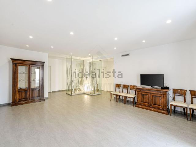 Appartamento in vendita di 158 m² in Via Don Lorenzo Milani, 4