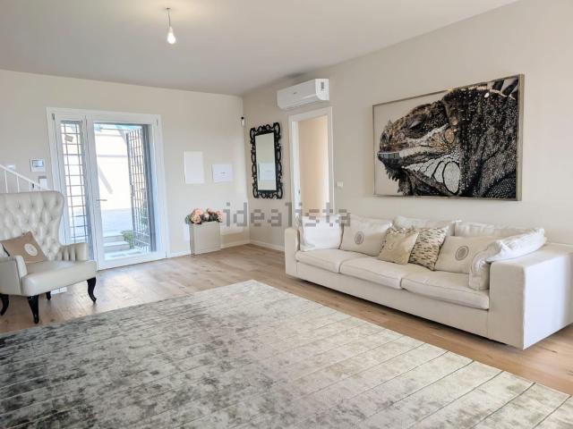 Appartamento in vendita di 158 m² in Via di Sabbiuno, 20