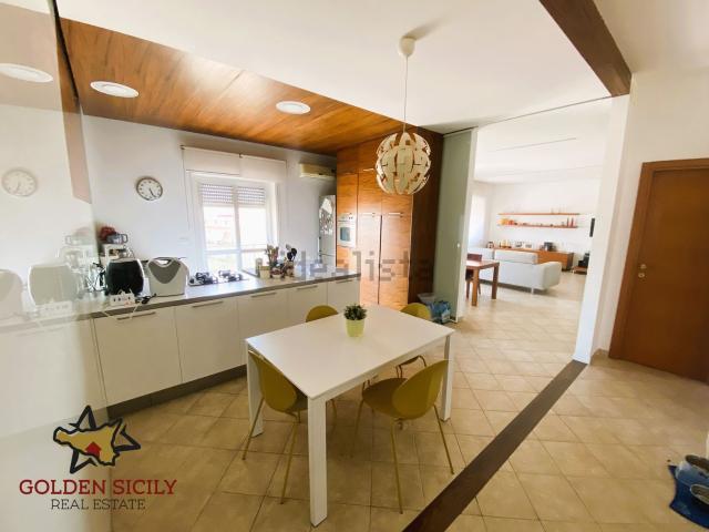 Appartamento in vendita di 158 m² in Via francesco accolla