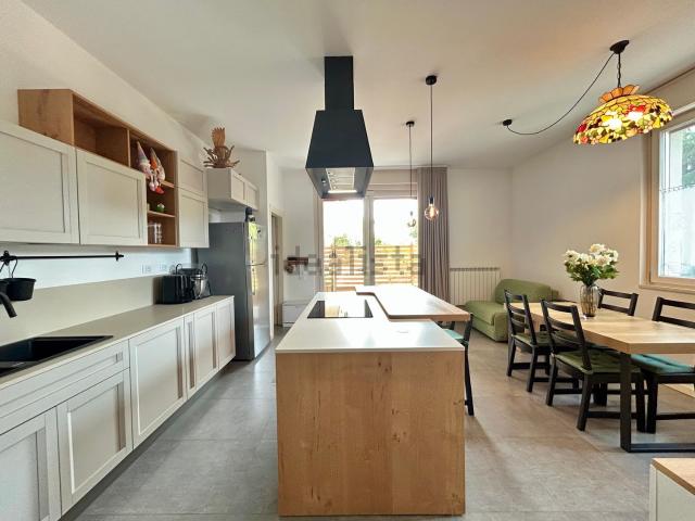 Appartamento in vendita di 158 m² in Via Sant&apos Orsola