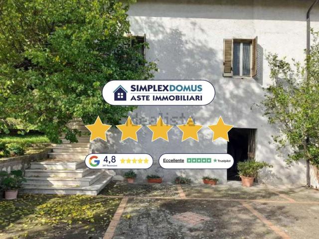 Appartamento in vendita di 158 m² in Via Sant&apos Elena